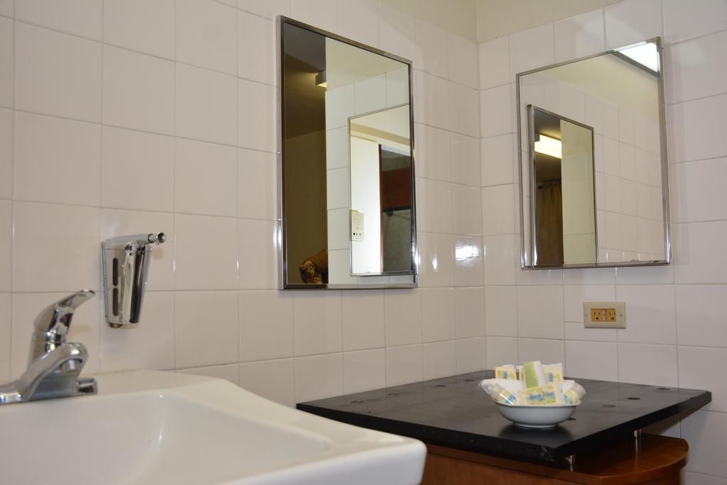Hostal Universitario San German Dış mekan fotoğraf